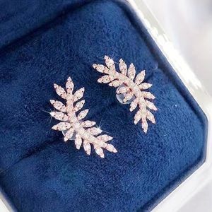 🌹special 🌹New 1pair Rose gold color Leaf Zircon Earrings